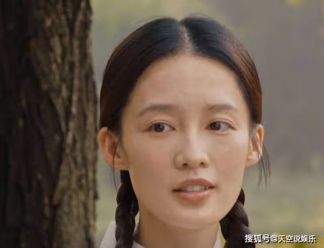 《夢中的那片海》肖春生愛上佟曉梅,賀紅玲嫁人遭冷眼,勾引肖春生被拒