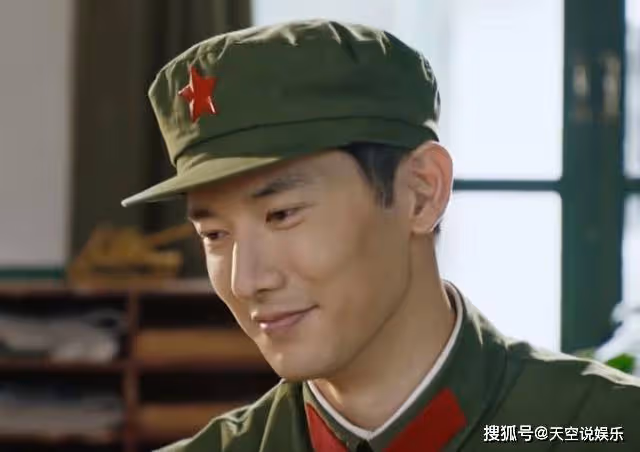 《夢中的那片海》肖春生愛上佟曉梅,賀紅玲嫁人遭冷眼,勾引肖春生被拒