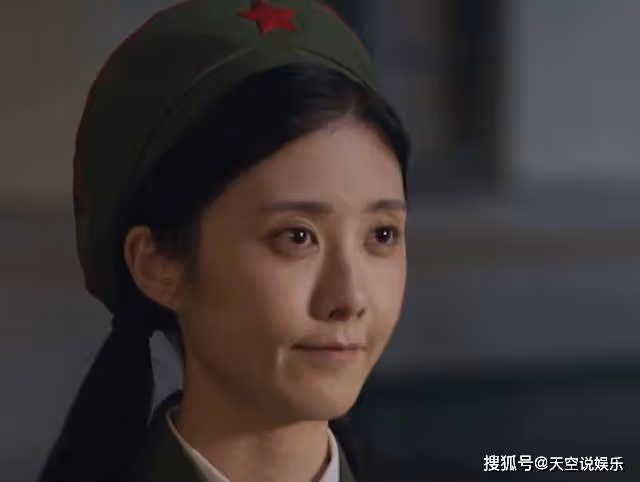 《夢中的那片海》肖春生愛上佟曉梅，賀紅玲嫁人遭冷眼，勾引肖春生被拒