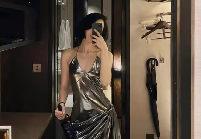 一次偶然的街拍,讓47歲的胡總下馬的董小姐,到底什麼來頭