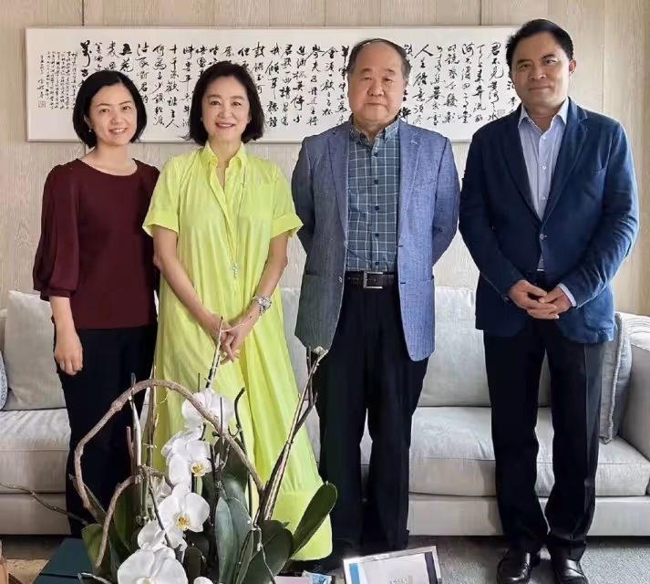 青霞邀請莫言家中做客,一見如故相談甚歡