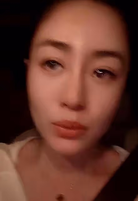 王小懞直播被嘲諷,流淚表示丈夫服刑15年,單親媽媽帶小孩太辛苦