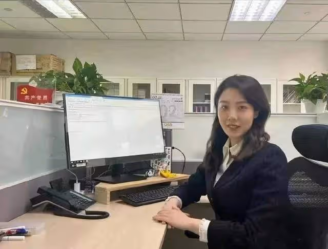 胡繼勇被免職,董小姐諸多尺度照及黑料被扒,父親身份疑似曝光!