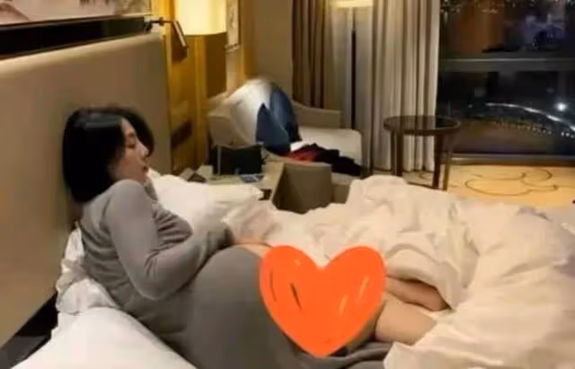 「董小姐」來不及刪除的照片流出,各種風格皆有!難怪胡總被迷