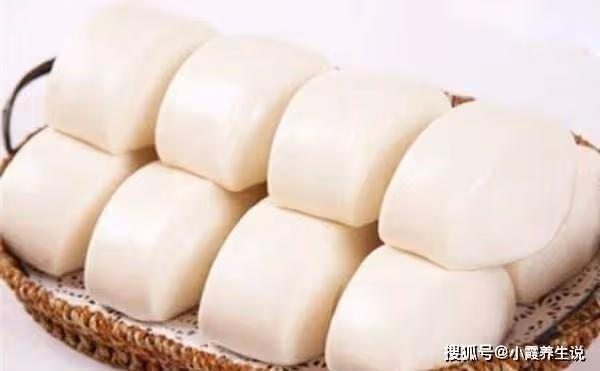 外婆蒸饅頭秘訣,不放水,不加牛奶,蒸好後香甜暄軟,比麵包好吃~