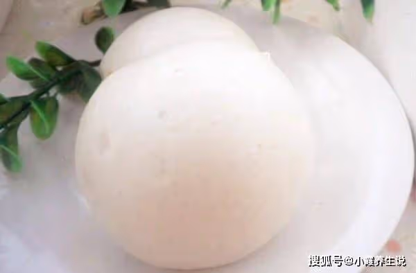外婆蒸饅頭秘訣,不放水,不加牛奶,蒸好後香甜暄軟,比麵包好吃~