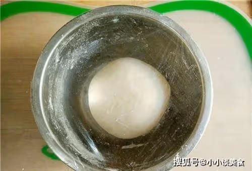 想吃麵包不用買,在家做,不用烤箱,鬆軟如棉花,放幾天都不硬~