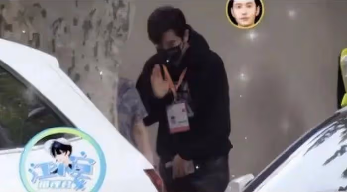 baby帶娃逛街被偶遇,6歲小海綿身高超過媽媽腰間,被贊活潑可愛