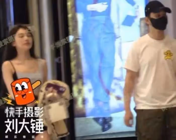 baby帶娃逛街被偶遇,6歲小海綿身高超過媽媽腰間,被贊活潑可愛