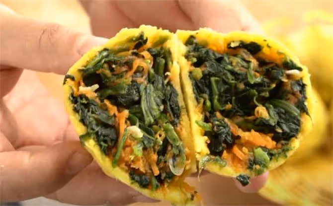 玉米面配上這菜,不揉面不醒面,無水無油,老人孩子都喜歡吃