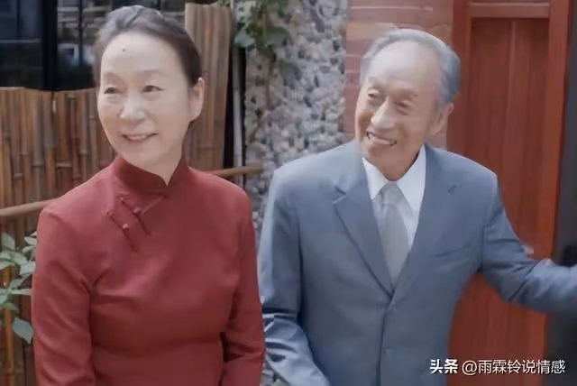 離婚回家當全職女兒,頓頓紅燒肉孝敬父母,不到半月爸媽棄房離去!