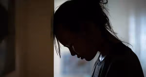 男友帶我回老家談婚事,公公端上來一盆魚湯,我一腳把飯桌給踢翻轉身就走了