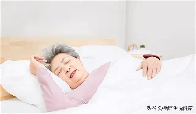 老年人腿無力、使不上勁?醫生:補充2種營養素,有助於增強體質