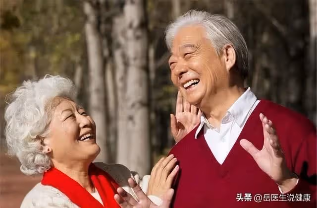 老年人腿無力、使不上勁?醫生:補充2種營養素,有助於增強體質