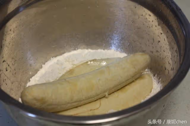 2根香蕉做一盤點心,不用糖不用油,香甜鬆軟很好吃!