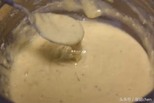 2根香蕉做一盤點心,不用糖不用油,香甜鬆軟很好吃!