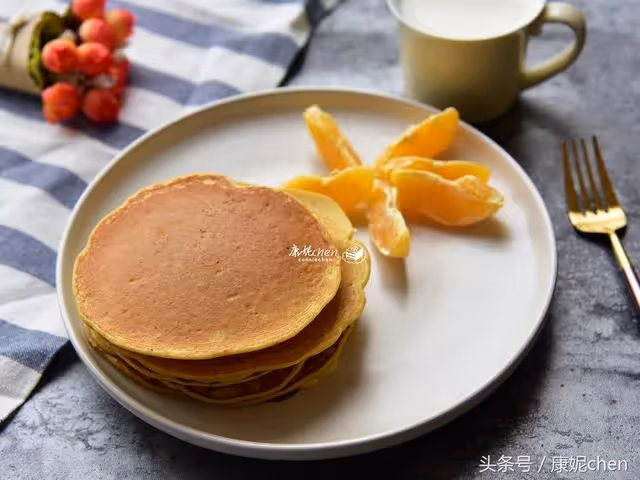 2根香蕉做一盤點心,不用糖不用油,香甜鬆軟很好吃!