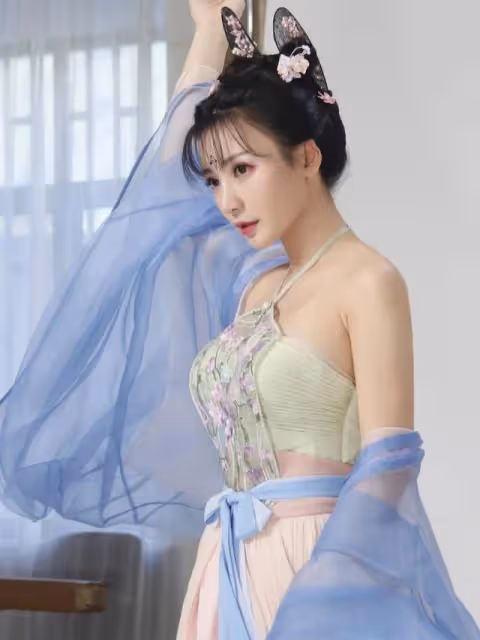 一把年紀還在扮嫩的女明星，就服這四位，觀眾看著都尷尬。
