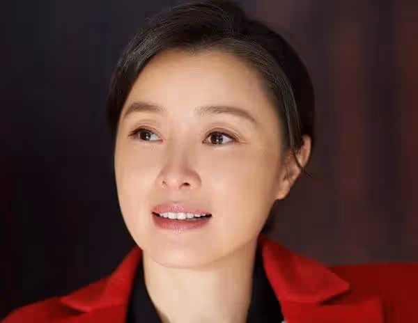 一把年紀還在扮嫩的女明星,就服這四位,觀眾看著都尷尬。