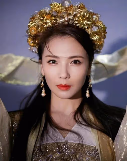 一把年紀還在扮嫩的女明星,就服這四位,觀眾看著都尷尬。