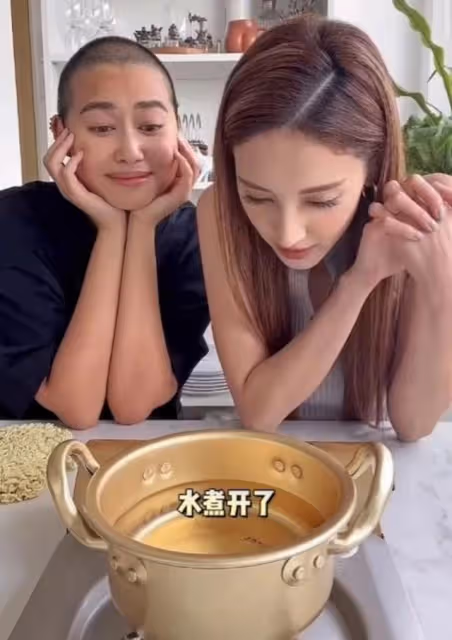 驚喜!TVB男星舊愛近況曝光,受家族脫髮基因困擾索性以平頭示人