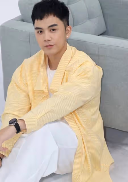 愛的經歷!TVB小生曝與富貴太太初期印象不好,稱對方豪氣又白痴
