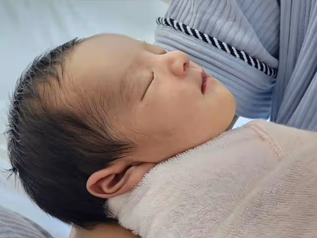 恭喜!香港知名女星宣布平安產子,寶寶頭髮濃密既像爸爸又像媽媽