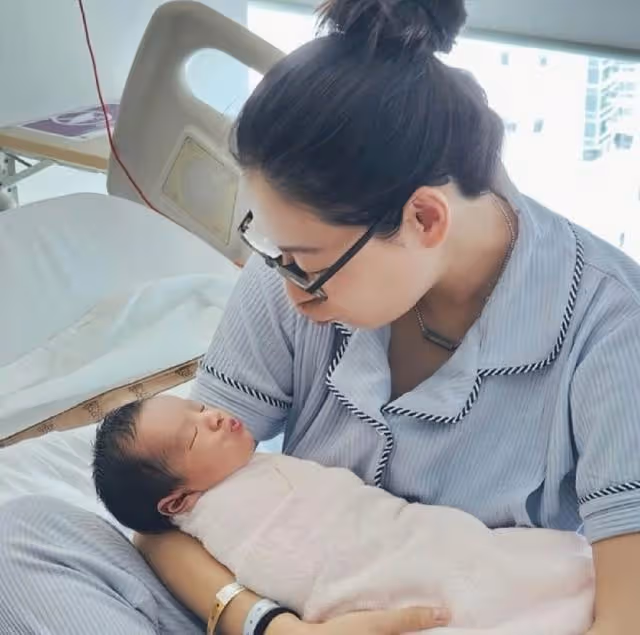 恭喜!香港知名女星宣布平安產子,寶寶頭髮濃密既像爸爸又像媽媽