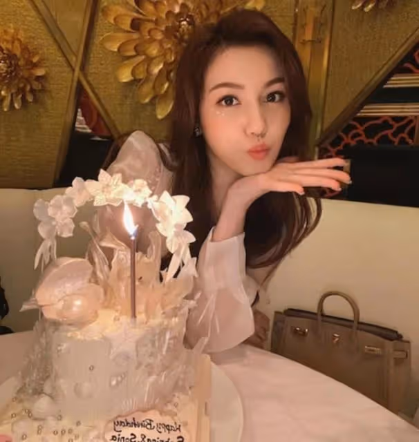 高顏值!TVB小花與雙胞胎妹妹齊過生日,五官精緻獲看好參選港姐