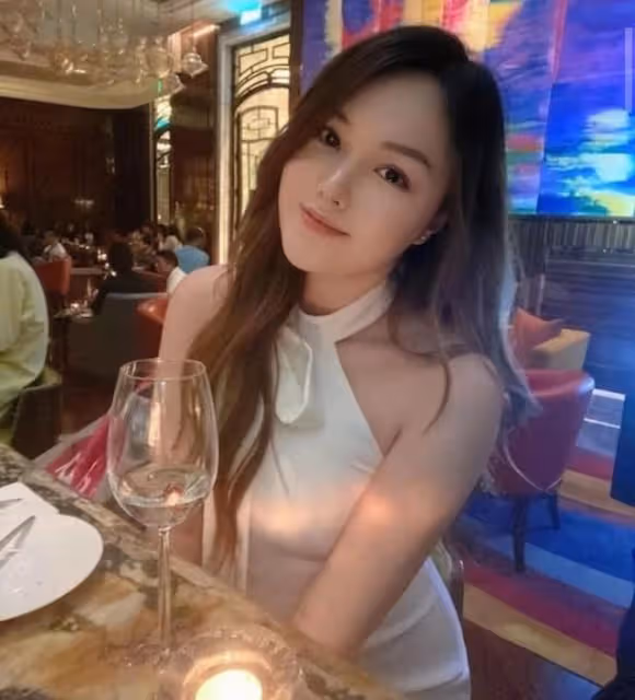 高顏值!TVB小花與雙胞胎妹妹齊過生日,五官精緻獲看好參選港姐