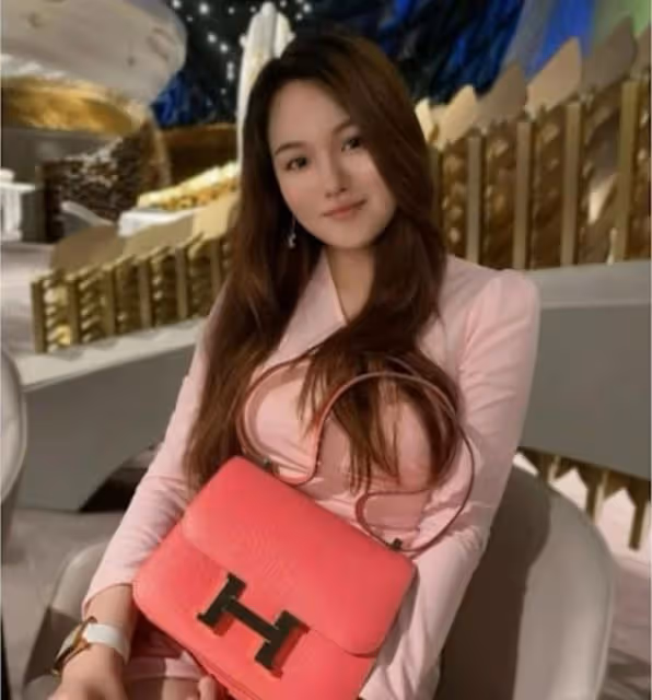 高顏值!TVB小花與雙胞胎妹妹齊過生日,五官精緻獲看好參選港姐