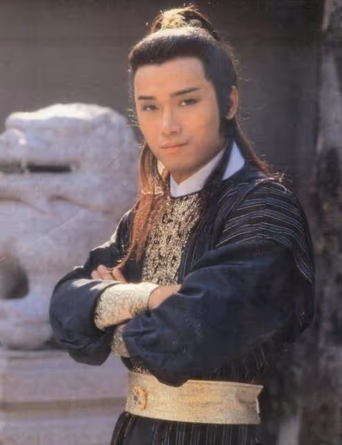 他去年剛被「吐槽」古裝不好看,卻又演了一個古裝美男