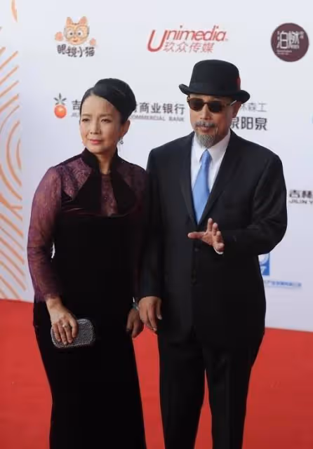 呂麗萍夫婦引領老年時尚,她穿旗袍太優雅,孫海英西裝紳士又帥氣