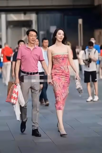 中石油胡總:「兩桶油」虧損,不能把帳全算在我帶美女牽手逛街上