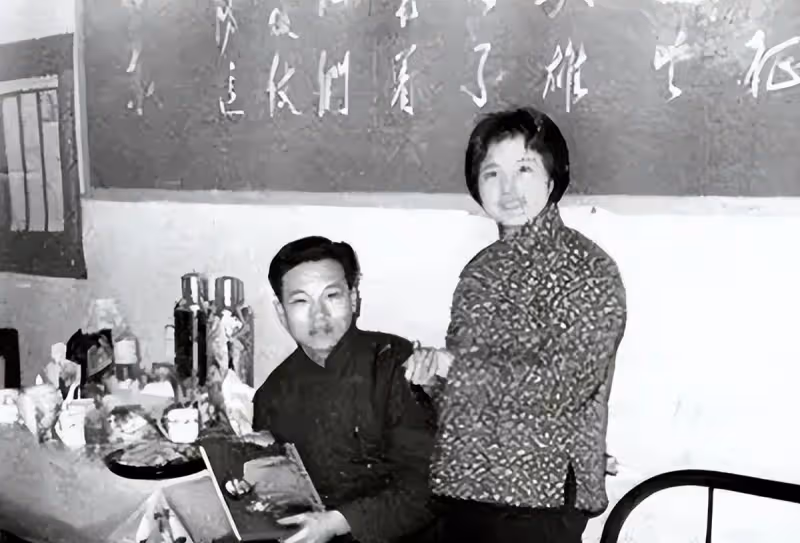 1984年,許昌農村女教師突然得知:父親是台灣富商,妹妹是林青霞