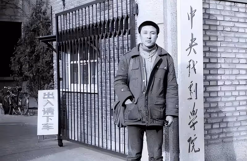 1984年,許昌農村女教師突然得知:父親是台灣富商,妹妹是林青霞