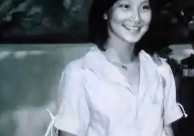 1984年,許昌農村女教師突然得知:父親是台灣富商,妹妹是林青霞