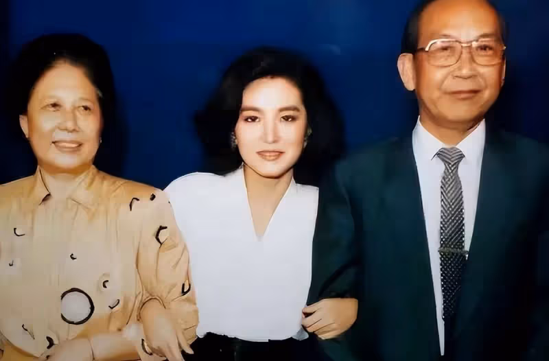 1984年，許昌農村女教師突然得知：父親是台灣富商，妹妹是林青霞