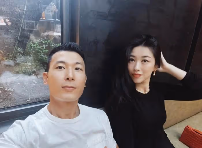 朱珠深夜秀恩愛,老公王昀佳被嘲面相不好,被調侃是富婆收割機