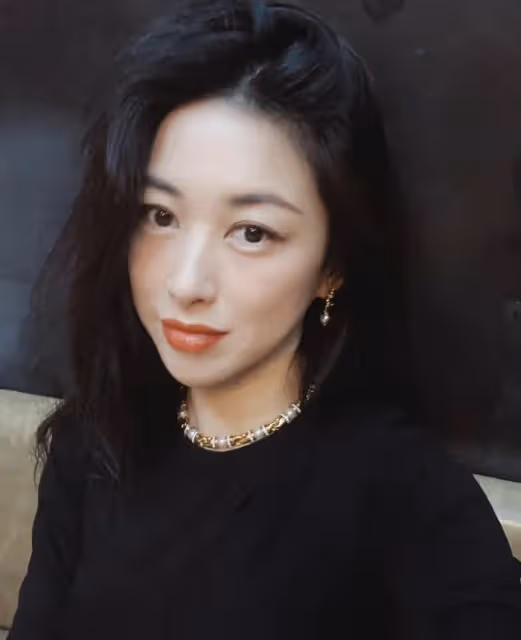 朱珠深夜秀恩愛,老公王昀佳被嘲面相不好,被調侃是富婆收割機
