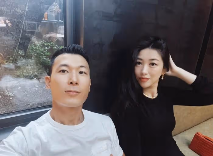 朱珠深夜秀恩愛,老公王昀佳被嘲面相不好,被網友調侃是富婆收割機