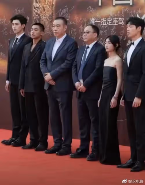陳凱歌也太難了,這部新片太多明星演出,每次活動C位都是老大難