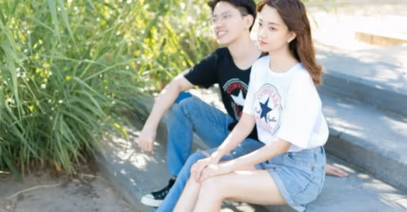 扔下發燒的妻子，去機場接前女友，回家滿屋娘家人等他離婚!