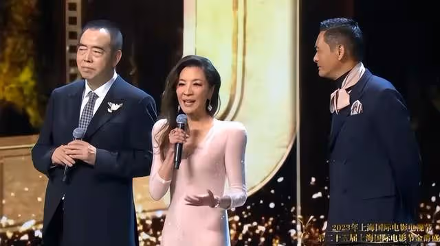 謝霆鋒上海國際電影節期間,聚餐給周潤發打電話請來付錢,原因搞笑