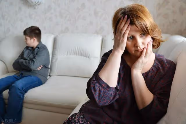 兒子訂婚前一個月,他「自私」的一番話,我賣掉了給他買的婚房