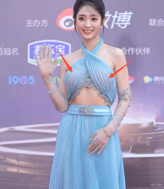 85花集體缺席微博之夜,但精彩不打折,清純女星集體放飛自我