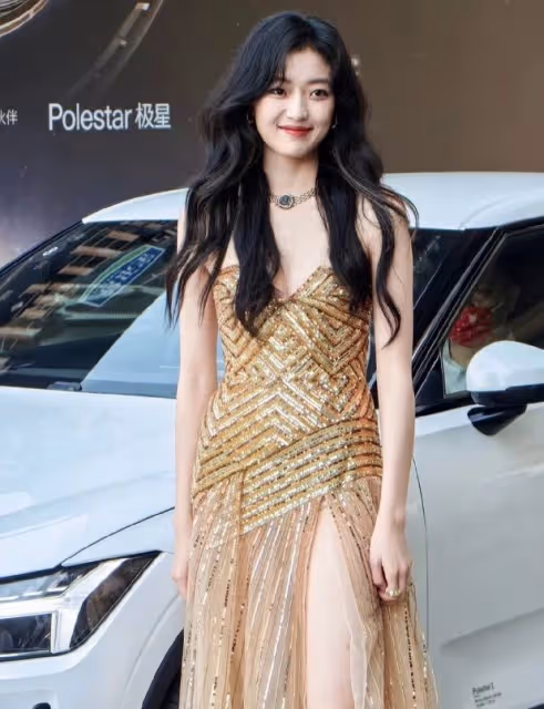 85花集體缺席微博之夜,但精彩不打折,清純女星集體放飛自我