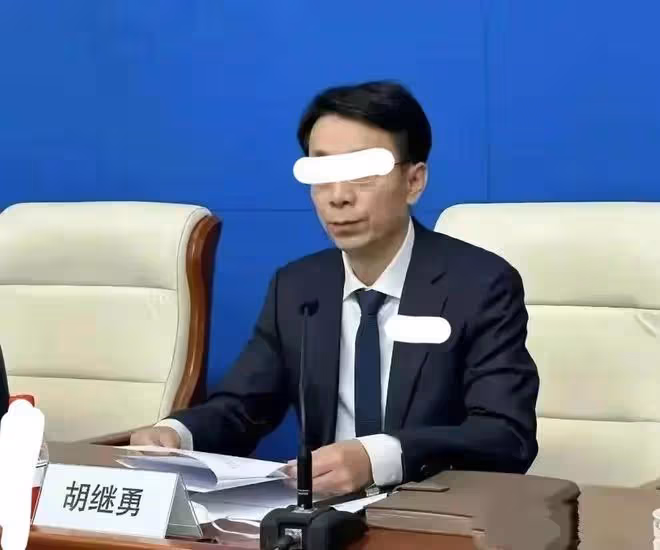 「牽手門」 胡繼勇疑似發聲:自己是助人為樂,街拍團隊主動求助