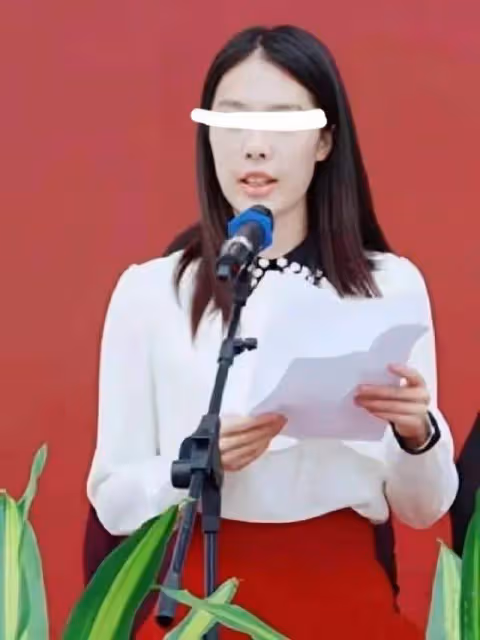 「牽手門」最新後續:男方罪有應得,女方若無其事連贊兩條動態