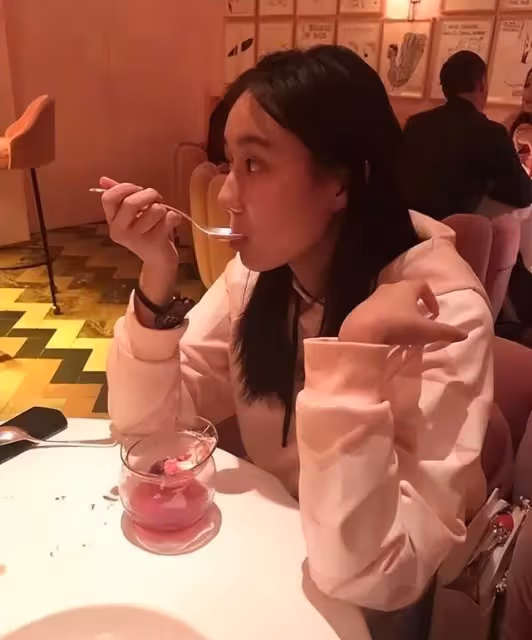 賭王幼女去清華附小當老師,曾被傳是利智的孩子,難怪賭王偏愛她